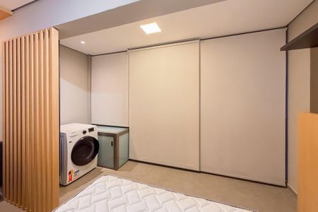 Studio à venda com 26m², 1 quarto e sem vagaPersianas