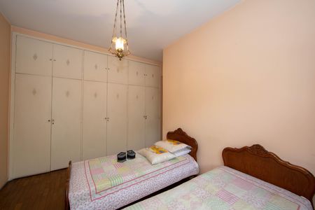 Apartamento à venda com 160m², 4 quartos e 2 vagasQuarto 2