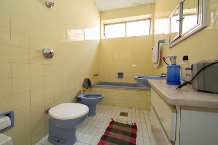 Apartamento à venda com 160m², 4 quartos e 2 vagasBanheiro 1