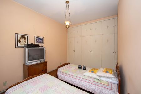 Apartamento à venda com 160m², 4 quartos e 2 vagasQuarto 2