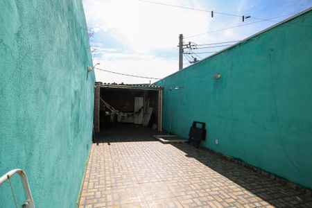 Casa de condomínio para alugar com 160m², 2 quartos e 1 vagaQuintal