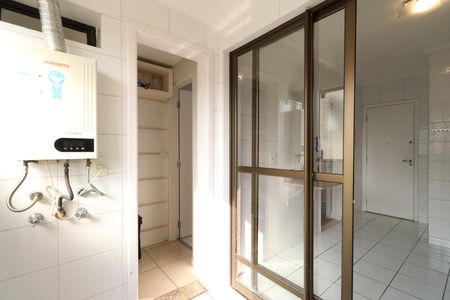 Apartamento à venda com 94m², 2 quartos e 2 vagasCozinha e Área de Serviço