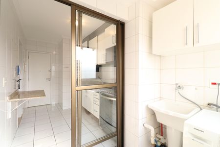 Apartamento à venda com 94m², 2 quartos e 2 vagasCozinha e Área de Serviço