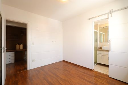 Apartamento à venda com 94m², 2 quartos e 2 vagasSuíte 2