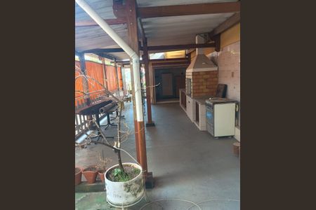 Casa à venda com 134m², 3 quartos e 2 vagasÁrea externa