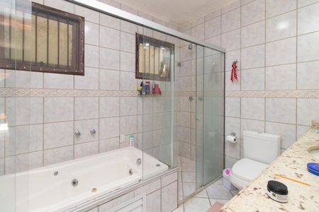 Banheiro de casa para alugar com 3 quartos, 700m² em Hípica, Porto Alegre