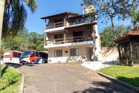 Casa à venda com 700m², 3 quartos e 8 vagasFachada