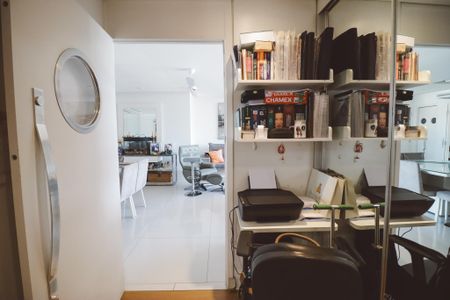 Apartamento à venda com 138m², 4 quartos e 3 vagas Apartamento à venda com 138m², 4 quartos e 3 vagasHall