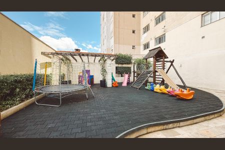 Apartamento à venda com 138m², 4 quartos e 3 vagas Apartamento à venda com 138m², 4 quartos e 3 vagasÁrea comum - Playground