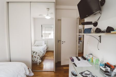 Apartamento à venda com 138m², 4 quartos e 3 vagas Apartamento à venda com 138m², 4 quartos e 3 vagasSuíte 1