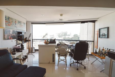 Apartamento à venda com 138m², 4 quartos e 3 vagas Apartamento à venda com 138m², 4 quartos e 3 vagasSala