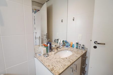Apartamento à venda com 138m², 4 quartos e 3 vagas Apartamento à venda com 138m², 4 quartos e 3 vagasBanheiro da Suíte 2