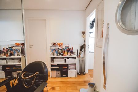 Apartamento à venda com 138m², 4 quartos e 3 vagas Apartamento à venda com 138m², 4 quartos e 3 vagasHall