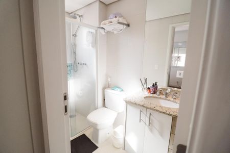 Apartamento à venda com 138m², 4 quartos e 3 vagas Apartamento à venda com 138m², 4 quartos e 3 vagasBanheiro da Suíte 1