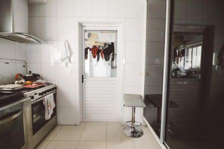 Apartamento à venda com 138m², 4 quartos e 3 vagas Apartamento à venda com 138m², 4 quartos e 3 vagasCozinha