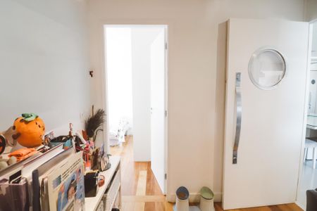 Apartamento à venda com 138m², 4 quartos e 3 vagas Apartamento à venda com 138m², 4 quartos e 3 vagasHall