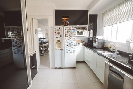 Apartamento à venda com 138m², 4 quartos e 3 vagas Apartamento à venda com 138m², 4 quartos e 3 vagasCozinha
