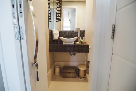 Apartamento à venda com 138m², 4 quartos e 3 vagas Apartamento à venda com 138m², 4 quartos e 3 vagasLavabo