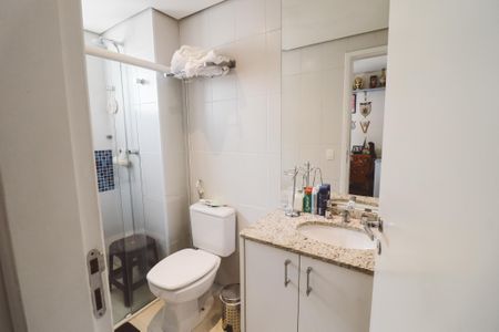 Apartamento à venda com 138m², 4 quartos e 3 vagas Apartamento à venda com 138m², 4 quartos e 3 vagasBanheiro da Suíte 2