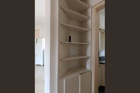 Apartamento para alugar com 39m², 1 quarto e 1 vagaArmário corredor