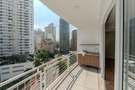 Sacada de apartamento à venda com 3 quartos, 146m² em República, São Paulo