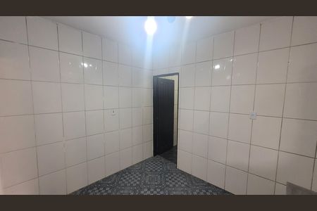 Cozinha de apartamento para alugar com 1 quarto, 60m² em Vila Bancaria, São Paulo