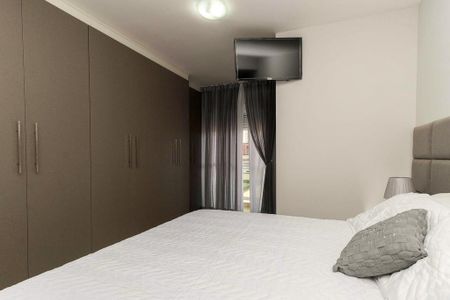 Casa à venda com 6 quartos, 200m² em Vila Regente Feijó, São Paulo