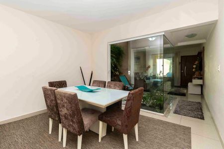 Casa à venda com 6 quartos, 200m² em Vila Regente Feijó, São Paulo