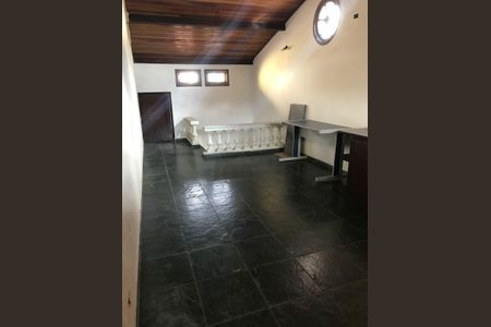 Casa à venda com 180m², 3 quartos e 2 vagas