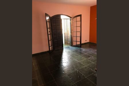 Casa à venda com 3 quartos, 180m² em Jardim Las Vegas, Santo André