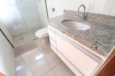Apartamento para alugar com 65m², 2 quartos e 1 vagaBanheiro Social