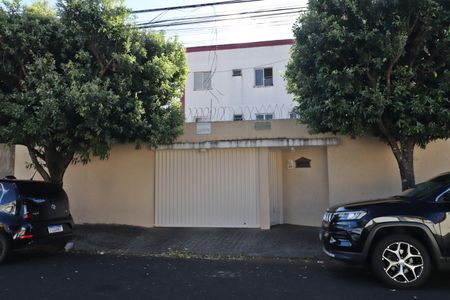 Apartamento para alugar com 65m², 2 quartos e 1 vagaFachada