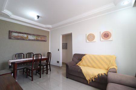 Apartamento para alugar com 65m², 2 quartos e 1 vagaSala