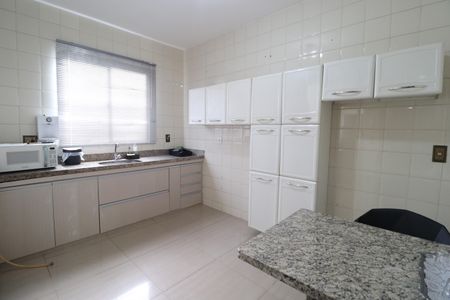 Apartamento para alugar com 65m², 2 quartos e 1 vagaCozinha