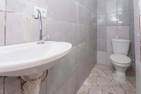 Casa para alugar com 36m², 2 quartos e sem vagaBanheiro