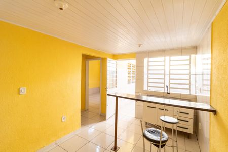 Sala/Cozinha de casa para alugar com 2 quartos, 60m² em Medianeira, Porto Alegre