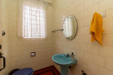 Casa para alugar com 300m², 3 quartos e 8 vagasBanheiro 2