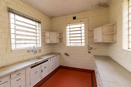 Casa para alugar com 300m², 3 quartos e 8 vagasCozinha 
