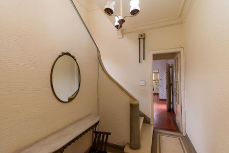 Casa para alugar com 300m², 3 quartos e 8 vagasHall