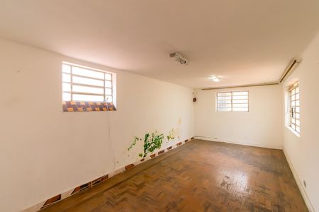 Casa para alugar com 300m², 3 quartos e 8 vagasEdícula 