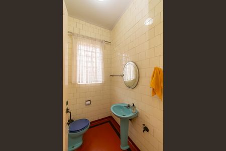 Casa para alugar com 300m², 3 quartos e 8 vagasBanheiro 2