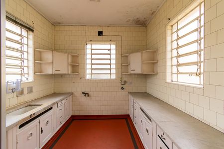 Casa para alugar com 300m², 3 quartos e 8 vagasCozinha 