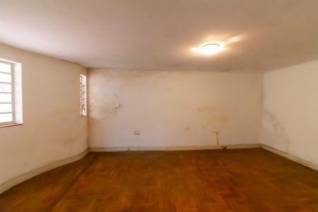 Casa para alugar com 300m², 3 quartos e 8 vagasEdícula 