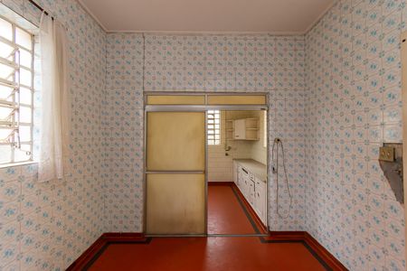Casa para alugar com 300m², 3 quartos e 8 vagasCozinha - Copa