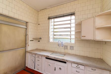Casa para alugar com 300m², 3 quartos e 8 vagasCozinha 