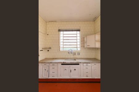 Casa para alugar com 300m², 3 quartos e 8 vagasCozinha 