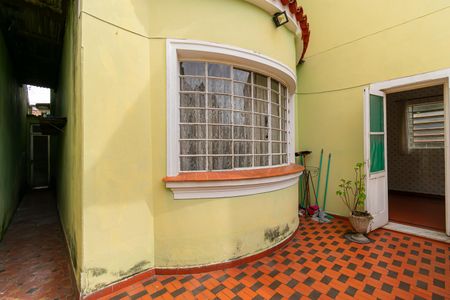 Casa para alugar com 300m², 3 quartos e 8 vagasQuintal