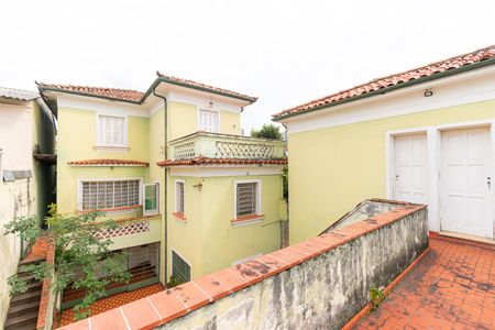 Casa para alugar com 300m², 3 quartos e 8 vagasQuintal