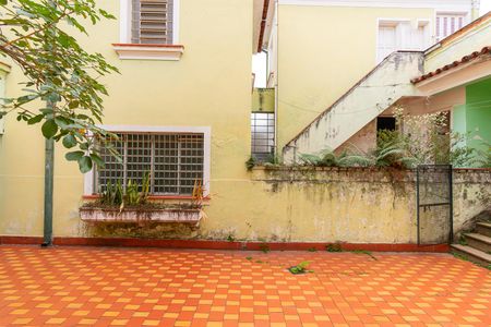 Casa para alugar com 300m², 3 quartos e 8 vagasQuintal