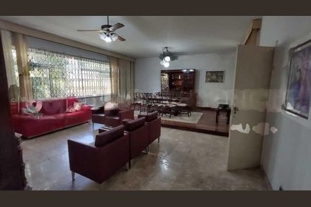 Casa à venda com 294m², 3 quartos e 3 vagas